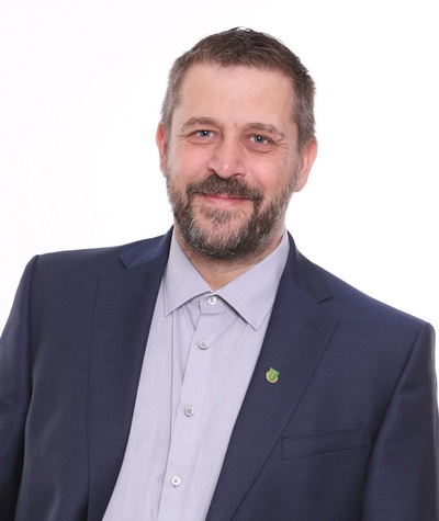 "Besuchen sie unsere Salzburger Glasereien und erleben sie die Vielfältigkeit dieses Berufes“, Manfred Göllner Innungsmeister der Glaser Salzburg. "Besuchen sie unsere Salzburger Glasereien und erleben sie die Vielfältigkeit dieses Berufes“, Manfred Göllner Innungsmeister der Glaser Salzburg.